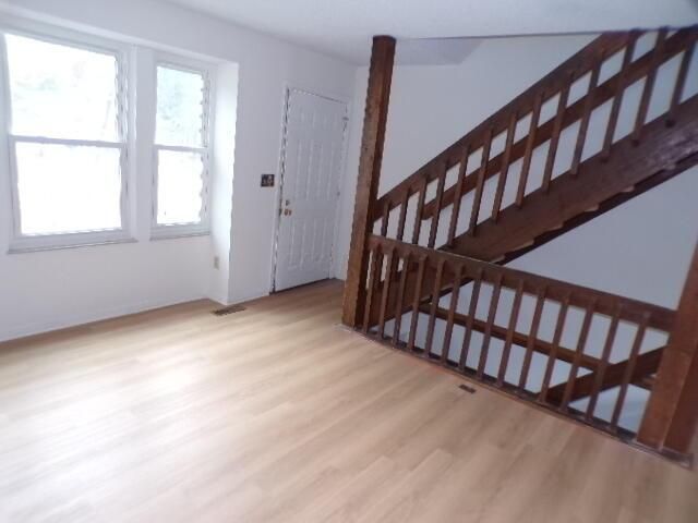 7866 Barkwood Drive, 17A, Worthington, OH 43085