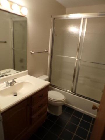 7866 Barkwood Drive, 17A, Worthington, OH 43085