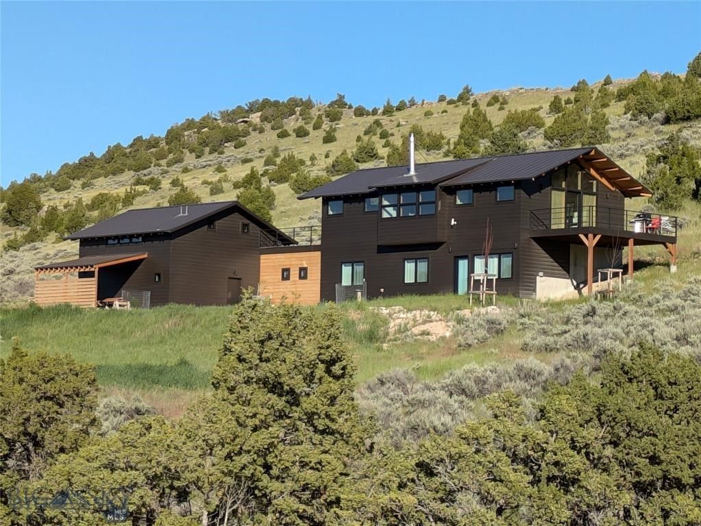 94 Rock Castle Road, Manhattan, MT 59741