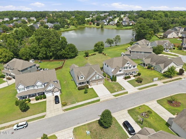 2204 Mills Crest Street, Fuquay Varina, NC 27526