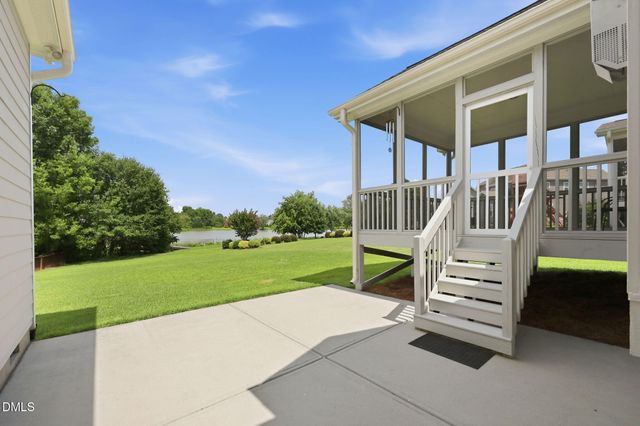 2204 Mills Crest Street, Fuquay Varina, NC 27526
