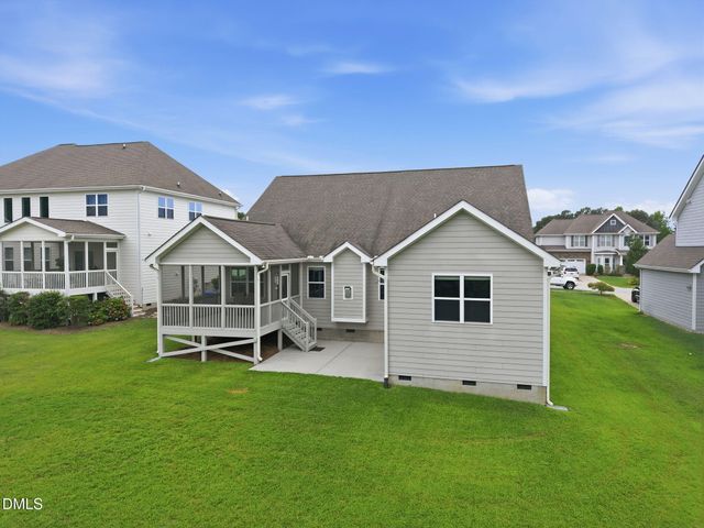 2204 Mills Crest Street, Fuquay Varina, NC 27526