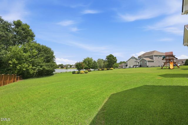 2204 Mills Crest Street, Fuquay Varina, NC 27526
