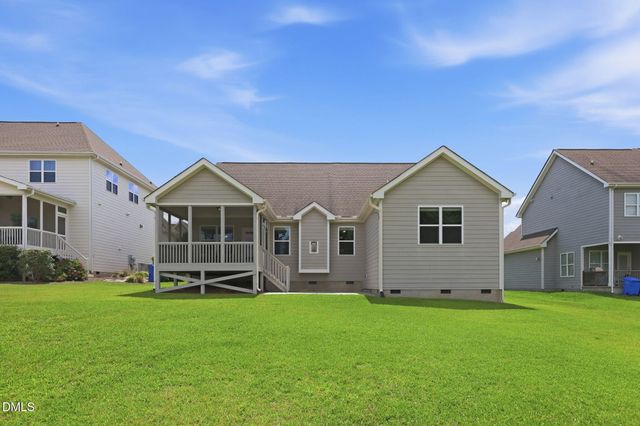 2204 Mills Crest Street, Fuquay Varina, NC 27526