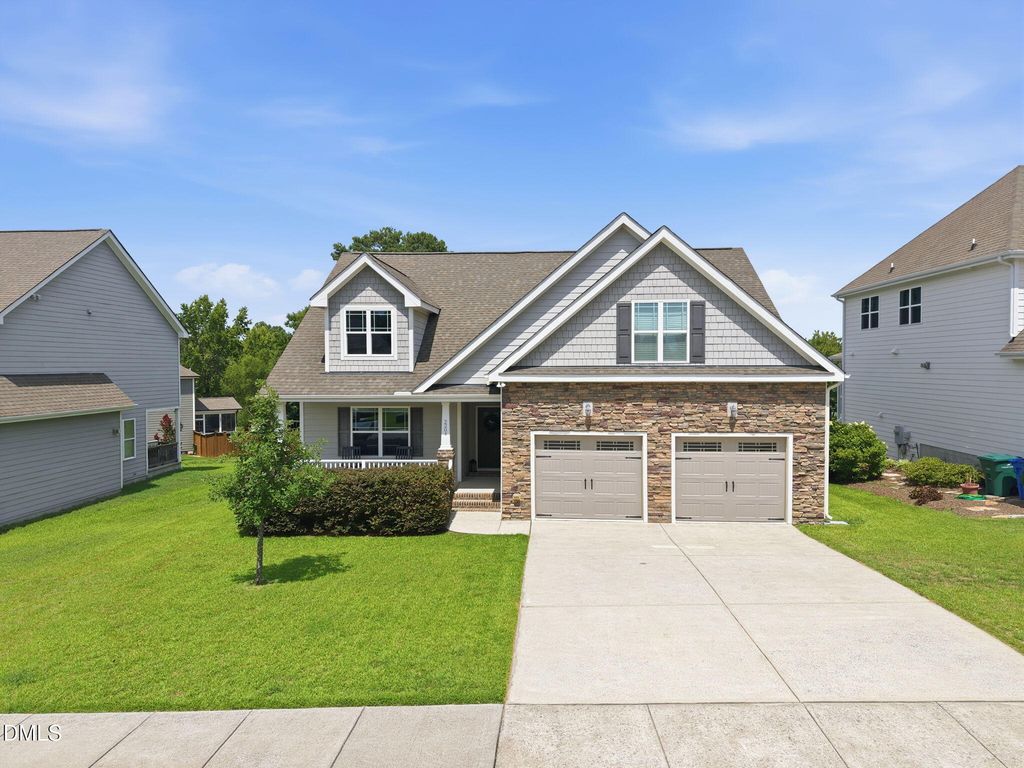 2204 Mills Crest Street, Fuquay Varina, NC 27526