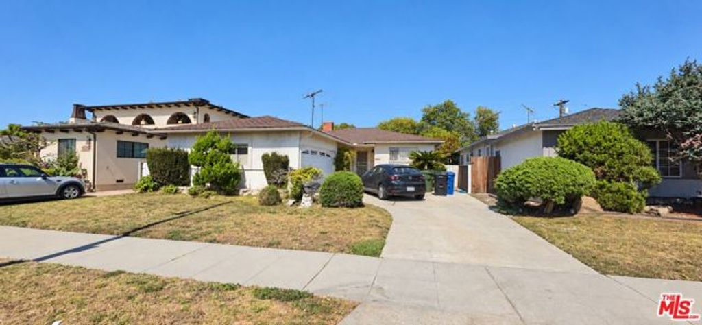 3854 S Norton Avenue, Los Angeles, CA 90008