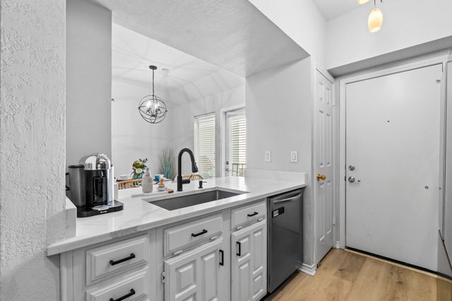 3105 San Jacinto Street 201, Dallas, TX 75204