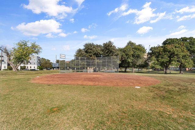 3105 San Jacinto Street 201, Dallas, TX 75204