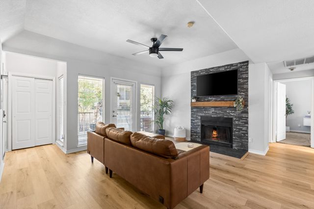 3105 San Jacinto Street 201, Dallas, TX 75204