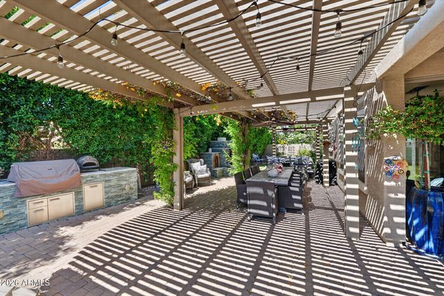 1451 W SEA FOG Drive, Gilbert, AZ 85233