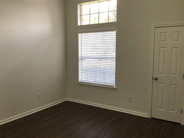 327 Leisure Lane, Montgomery, TX 77356