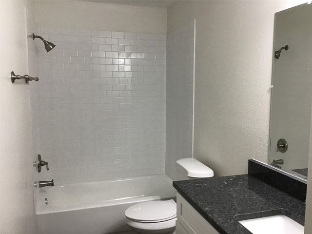 327 Leisure Lane, Montgomery, TX 77356