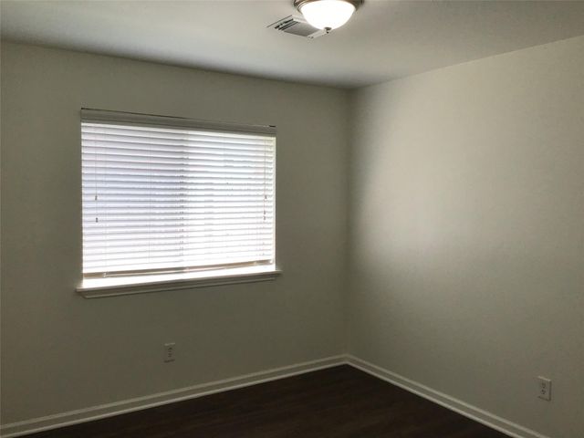327 Leisure Lane, Montgomery, TX 77356
