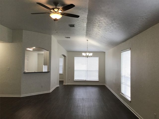 327 Leisure Lane, Montgomery, TX 77356