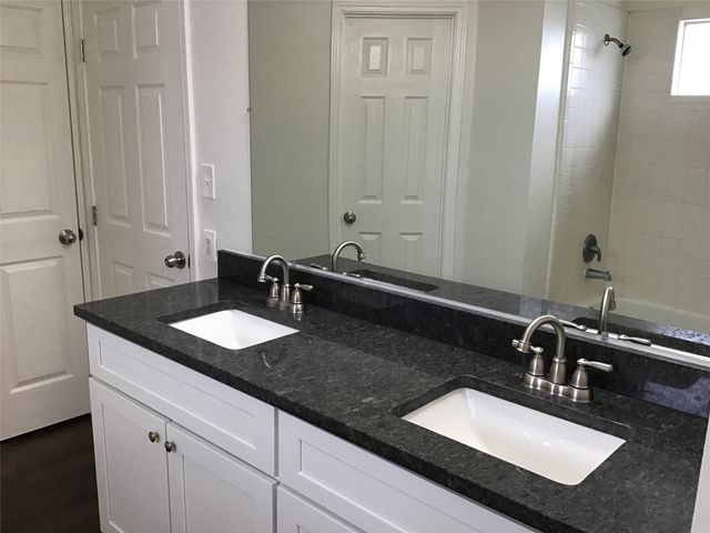 327 Leisure Lane, Montgomery, TX 77356