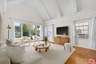 2941 Motor Avenue, Los Angeles, CA 90064