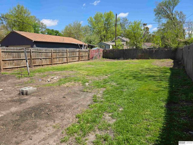 4717 N 18th Street, Omaha, NE 68110