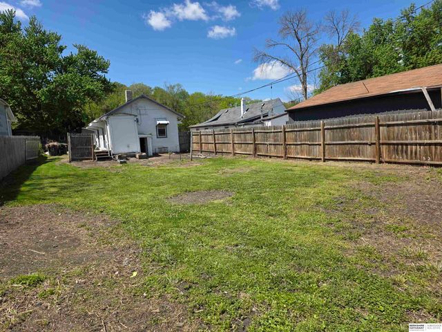 4717 N 18th Street, Omaha, NE 68110