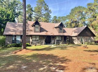 302 Brookwood Rd, Atmore, AL 36502