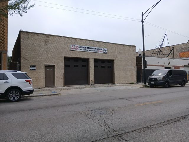 5031 W Belmont Avenue, Chicago, IL 60641