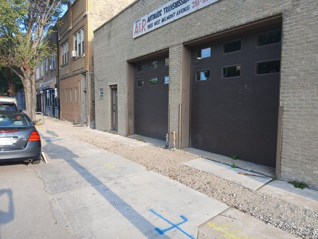 5031 W Belmont Avenue, Chicago, IL 60641