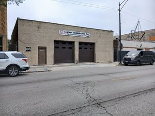 5031 W Belmont Avenue, Chicago, IL 60641