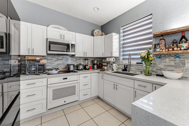 12965 SW 133rd Ter, Miami, FL 33186