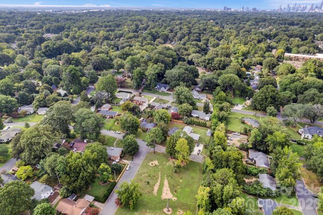 1227 Barkley Road, Charlotte, NC 28209