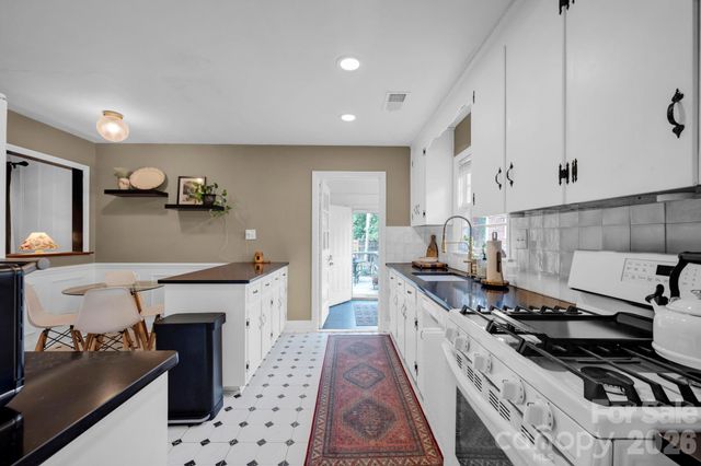 1227 Barkley Road, Charlotte, NC 28209