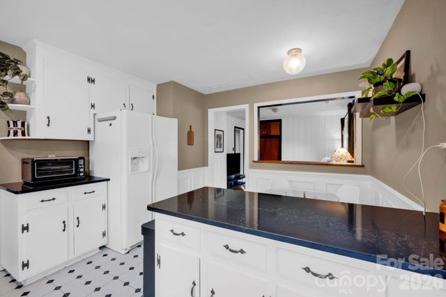 1227 Barkley Road, Charlotte, NC 28209