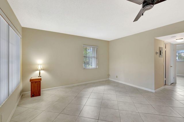 638 Snug Harbor Drive E11, Boynton Beach, FL 33435