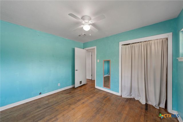 803 E 15th Street, Cameron, TX 76520