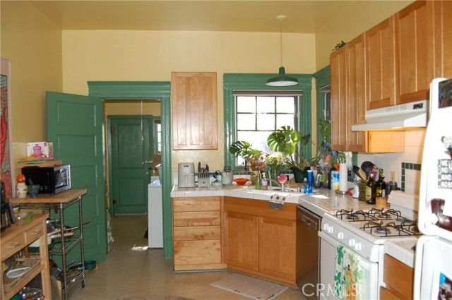 4160 CHESTNUT Street, Riverside, CA 92501