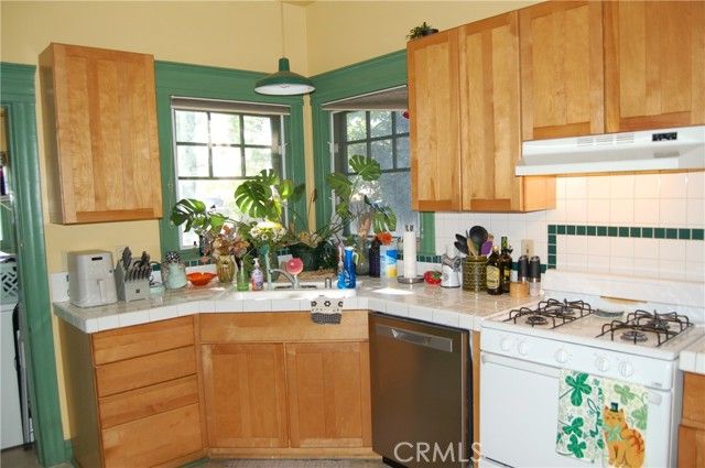 4160 CHESTNUT Street, Riverside, CA 92501