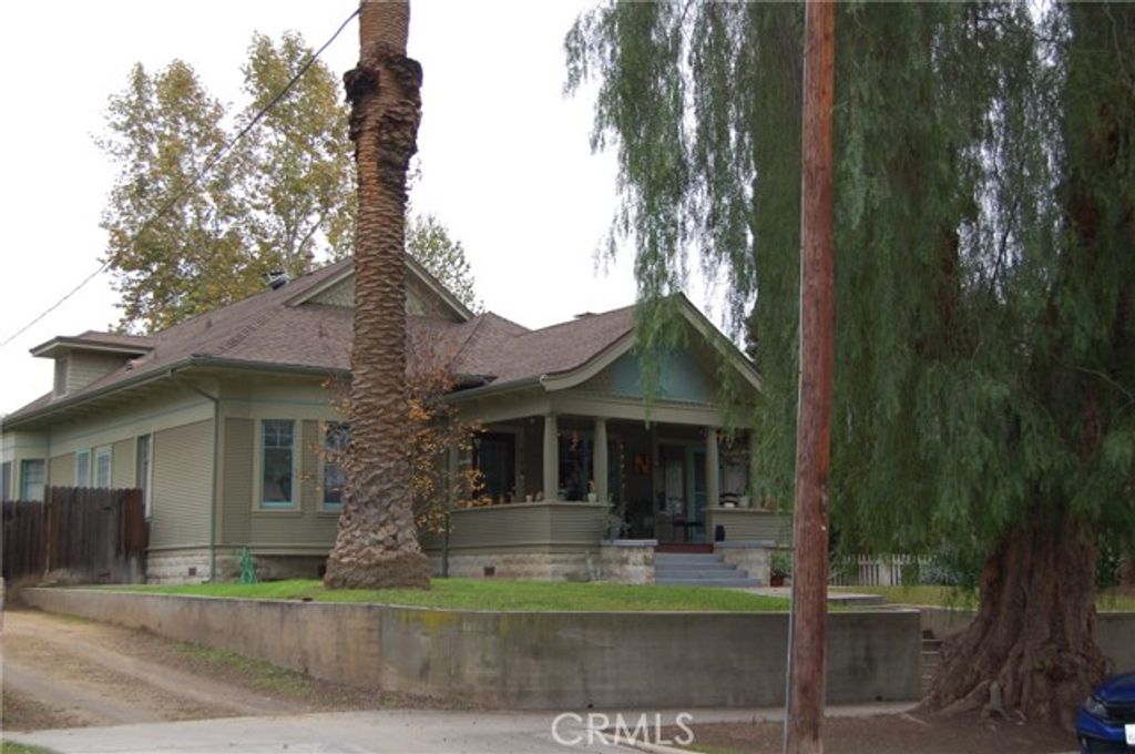 4160 CHESTNUT Street, Riverside, CA 92501