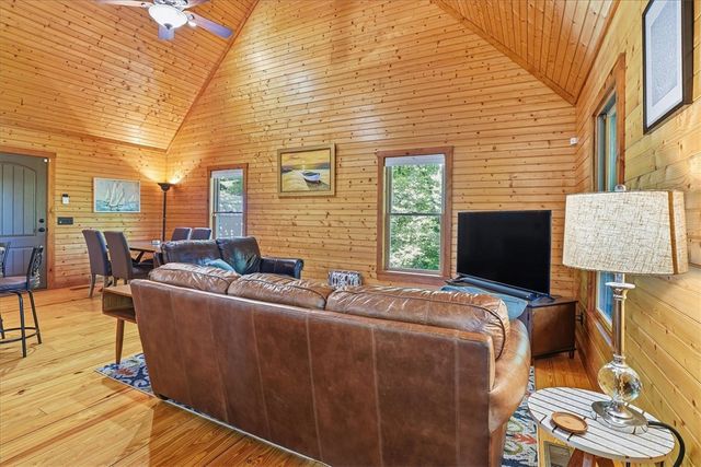 4 Matthews Creek Lane, Cleveland, SC 29635