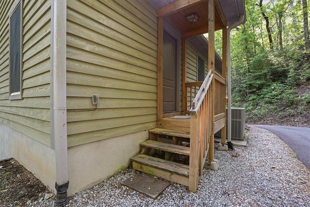 4 Matthews Creek Lane, Cleveland, SC 29635