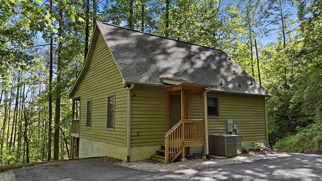 4 Matthews Creek Lane, Cleveland, SC 29635