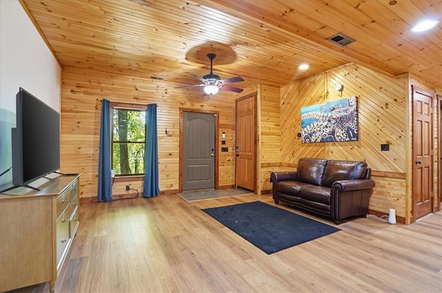 4 Matthews Creek Lane, Cleveland, SC 29635