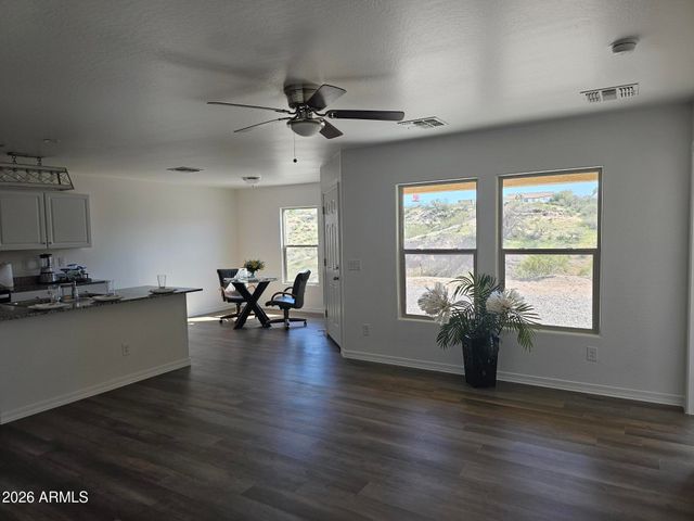 65 COTTONWOOD Lane, Wickenburg, AZ 85390