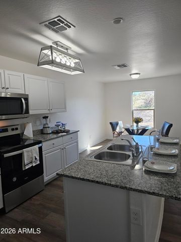 65 COTTONWOOD Lane, Wickenburg, AZ 85390