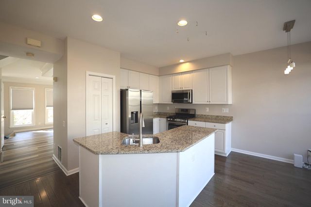 47616 WATKINS ISLAND SQ, Sterling, VA 20165