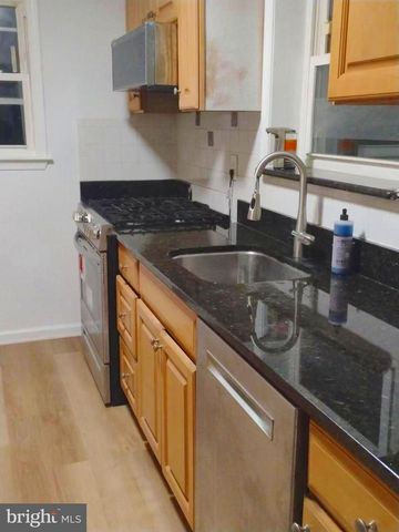 6709 FOREST HILL DR, University Park, MD 20782