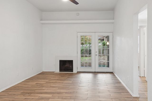 6803 Woodhue DR B, Austin, TX 78745