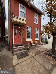 115 MULBERRY ST #1, Bristol, PA 19007