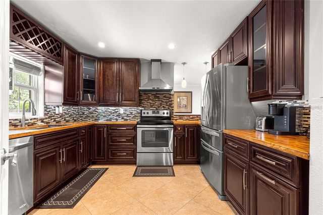 126 SE 41ST AVENUE, Ocala, FL 34471