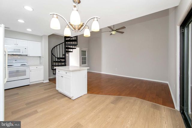 24 CHELMSFORD CT., Marlton, NJ 08053