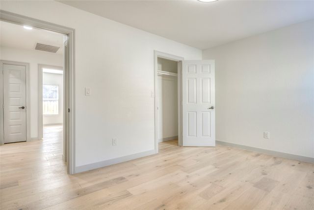 6720 Wofford Avenue, Dallas, TX 75227