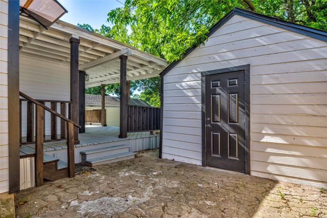 6720 Wofford Avenue, Dallas, TX 75227