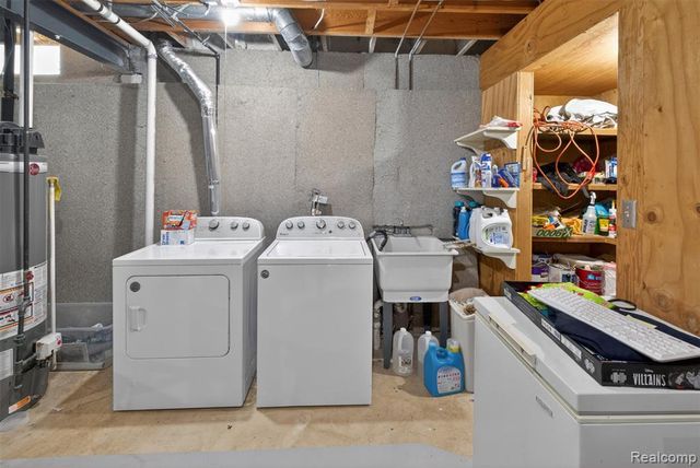 17207 Kingsbrooke Drive, Clinton Township, MI 48038